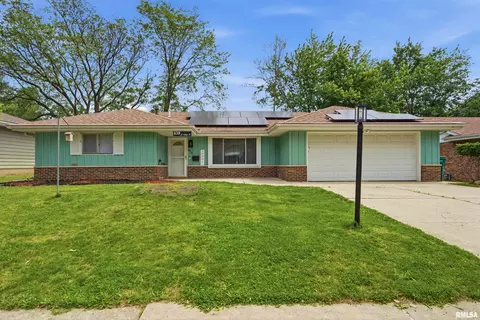 638 N Coolidge Ct, West Peoria, IL 61604