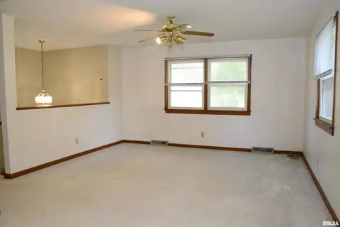 Living - 807 Meadow Dr, Macomb, IL 61455 photo 1 of 4