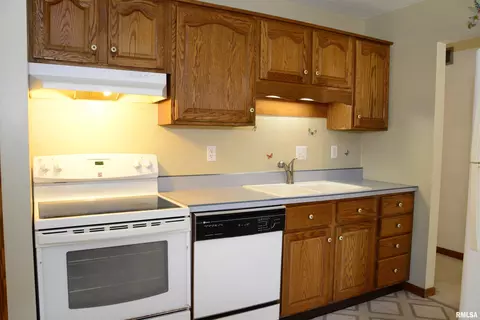 Kitchen - 807 Meadow Dr, Macomb, IL 61455 photo 3 of 4