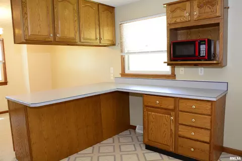 Kitchen - 807 Meadow Dr, Macomb, IL 61455 photo 2 of 4