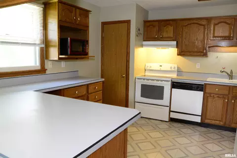 Kitchen - 807 Meadow Dr, Macomb, IL 61455 photo 1 of 4