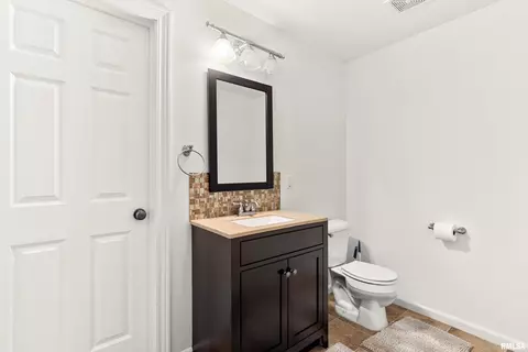 Bath - 11517 N Dunmore Dr, Dunlap, IL 61525 photo 5 of 5