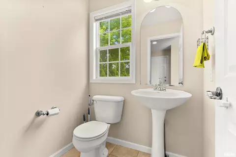 Bath - 11517 N Dunmore Dr, Dunlap, IL 61525 photo 1 of 5