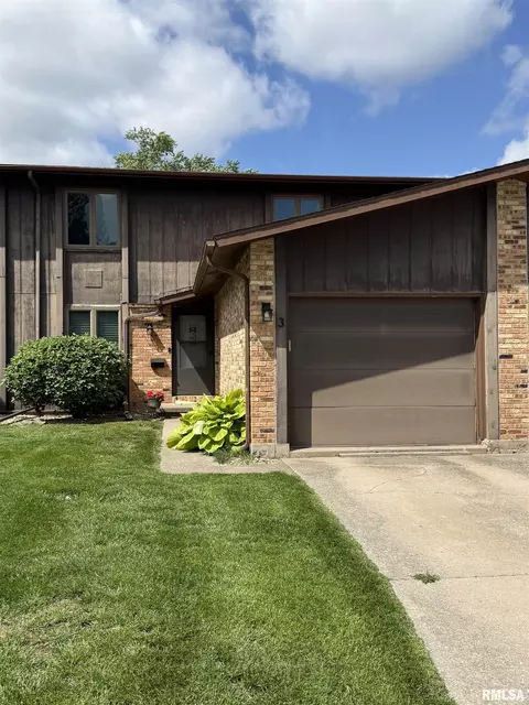 3 Cedar Dr, Macomb, IL 61455