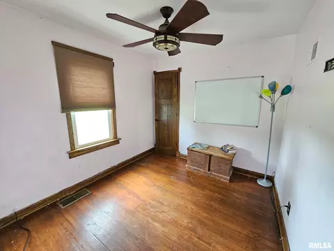 Bedroom - 4518 S Hammerich Rd, Mapleton, IL 61547 photo 2 of 2