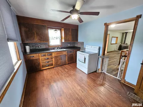 Kitchen - 4518 S Hammerich Rd, Mapleton, IL 61547 photo 1 of 1