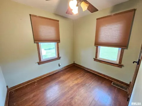 Bedroom - 4518 S Hammerich Rd, Mapleton, IL 61547 photo 1 of 2