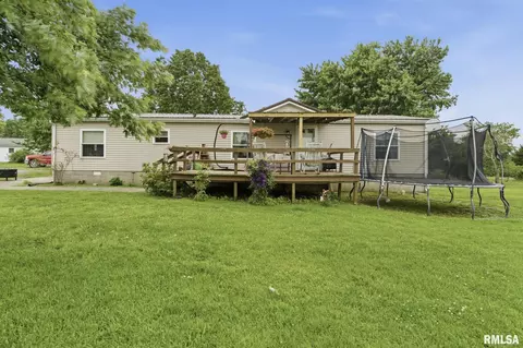 90 Goldenrod Ln, Goreville, IL 62939