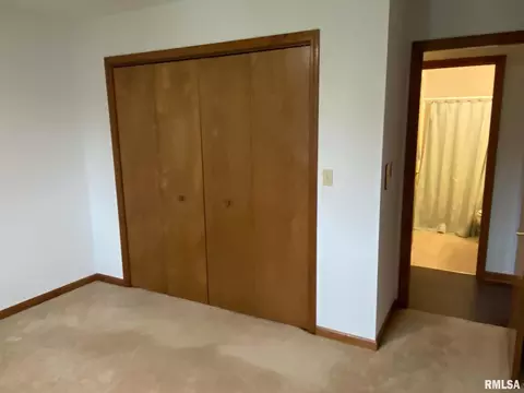 Bedroom - 1547 E Myrtle St, Canton, IL 61520 photo 2 of 4