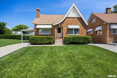 905 E Corrington Ave, Peoria, IL 61603