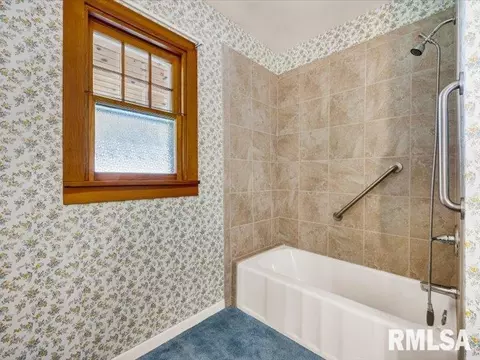 Bath - 105 S Main St, Roanoke, IL 61561 photo 2 of 3