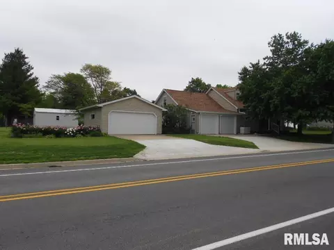Exterior - 105 S Main St, Roanoke, IL 61561 photo 1 of 7
