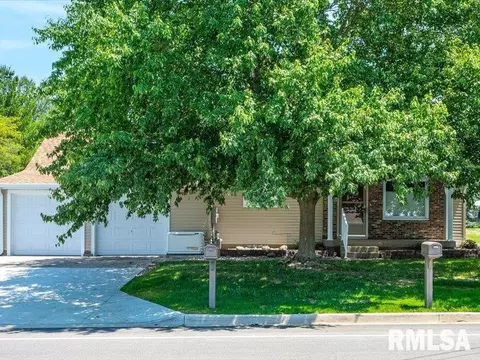 Other - 105 S Main St, Roanoke, IL 61561 photo 4 of 10
