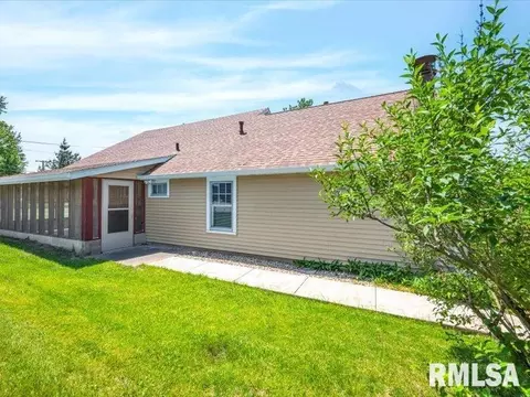 Exterior - 105 S Main St, Roanoke, IL 61561 photo 6 of 7