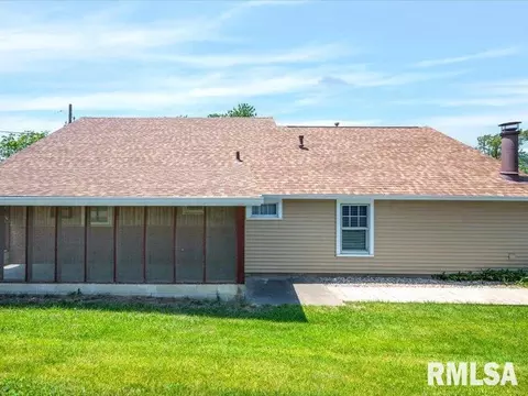 Exterior - 105 S Main St, Roanoke, IL 61561 photo 5 of 7