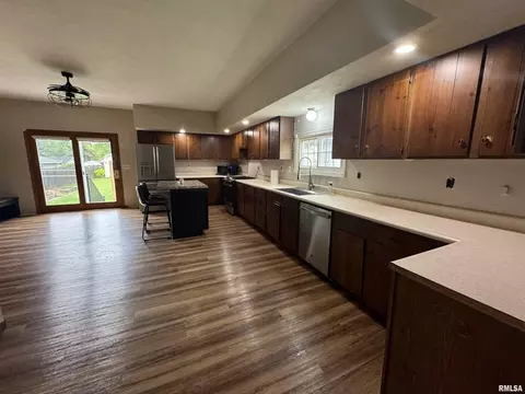 Kitchen - 388 W Maple St, Canton, IL 61520 photo 2 of 3