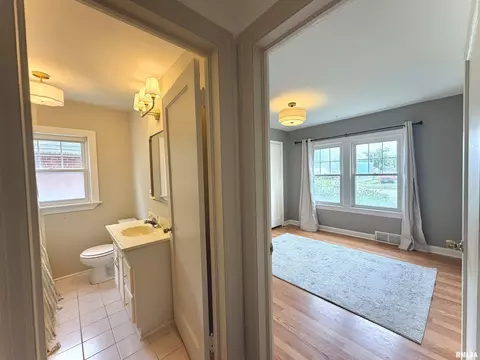 Other - 135 10th St, Carmi, IL 62821 photo 2 of 10