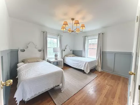 Bedroom - 135 10th St, Carmi, IL 62821 photo 1 of 9