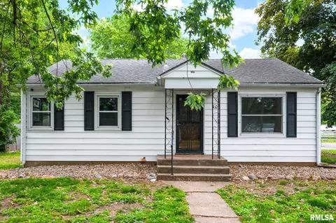 108 S Arthur Ave, Manito, IL 61546