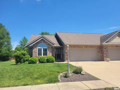 618 Mickel Pkwy, Washington, IL 61571