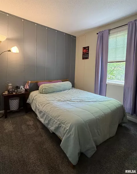 Bedroom - 130 Richmond Rd, Macomb, IL 61455 photo 2 of 3