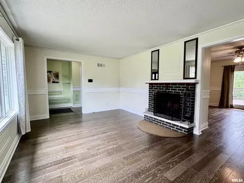 Living - 2313 Maple Ave, Macomb, IL 61455 photo 1 of 8