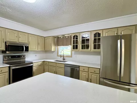 Kitchen - 2313 Maple Ave, Macomb, IL 61455 photo 4 of 5