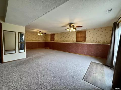 Living - 2313 Maple Ave, Macomb, IL 61455 photo 7 of 8