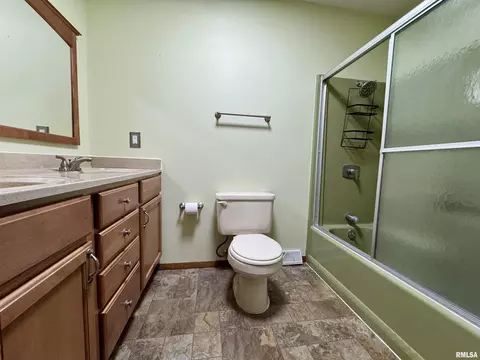 Bath - 2313 Maple Ave, Macomb, IL 61455 photo 1 of 4