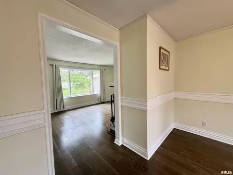 Entry Way - 2313 Maple Ave, Macomb, IL 61455 photo 1 of 4