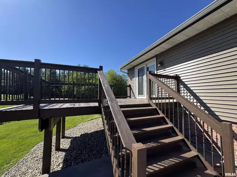 Exterior - 2313 Maple Ave, Macomb, IL 61455 photo 7 of 10
