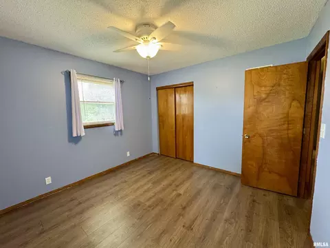 Bedroom - 2313 Maple Ave, Macomb, IL 61455 photo 6 of 6
