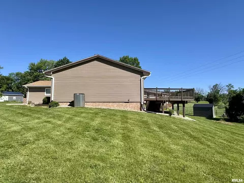 Exterior - 2313 Maple Ave, Macomb, IL 61455 photo 5 of 10
