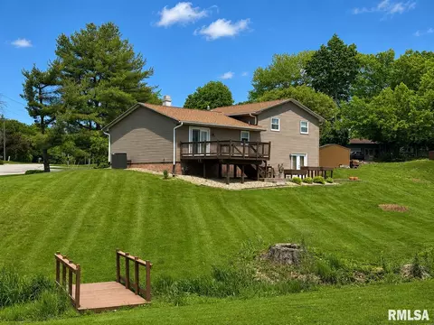 Exterior - 2313 Maple Ave, Macomb, IL 61455 photo 2 of 10