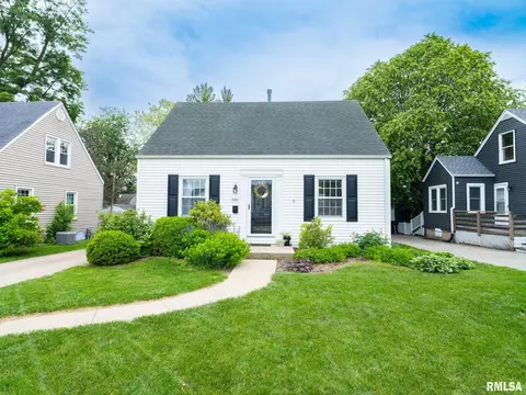 800 W Ridge Rd, Peoria, IL 61614