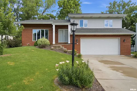 1703 W Northedge Ct, Dunlap, IL 61525