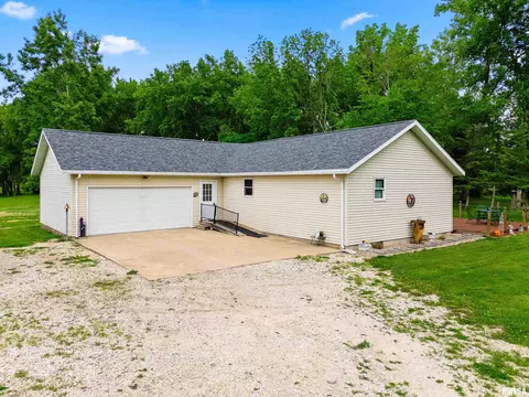 19563 N Il Route 97 Hwy, Cuba, IL 61427