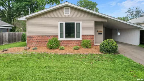 Exterior - 709 S Eisenhower Dr, Marion, IL 62959 photo 5 of 5