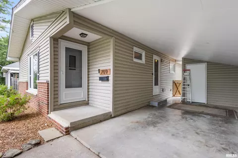 Other - 709 S Eisenhower Dr, Marion, IL 62959 photo 1 of 3