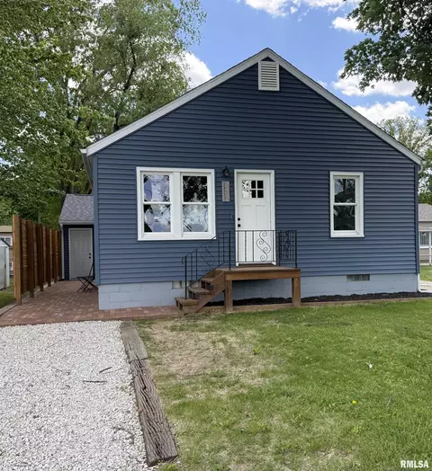 102 Moushon Dr, East Peoria, IL 61611