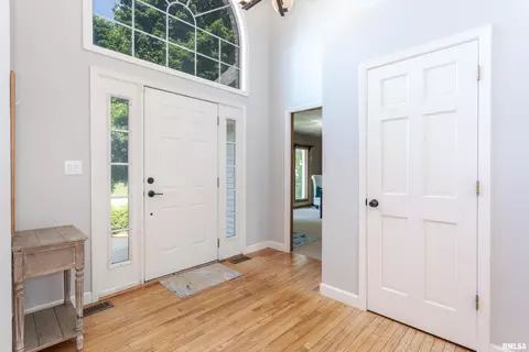 Entry Way - 9 Red Stone Ct, Bloomington, IL 61704 photo 1 of 6
