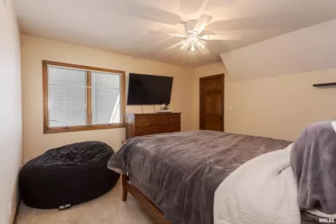 Bedroom - 9 Red Stone Ct, Bloomington, IL 61704 photo 5 of 8