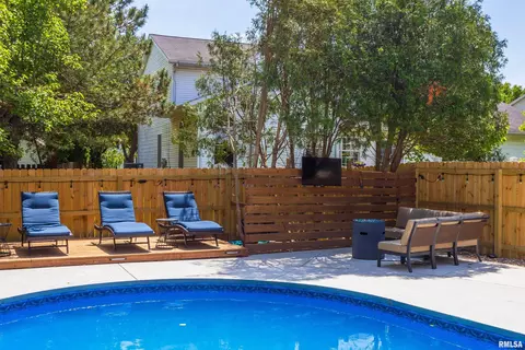 Exterior - 9 Red Stone Ct, Bloomington, IL 61704 photo 11 of 19