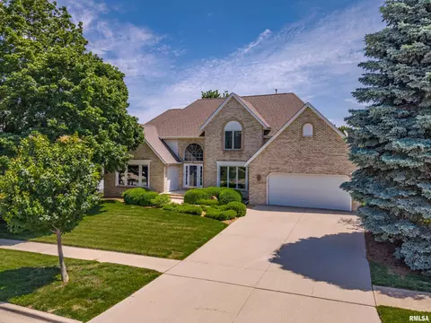 Exterior - 9 Red Stone Ct, Bloomington, IL 61704 photo 17 of 19