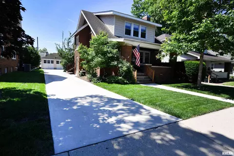 2226 W Rohmann Ave, West Peoria, IL 61604