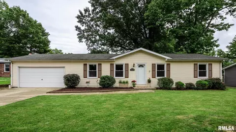 1000 S 34th St, Mount Vernon, IL 62864