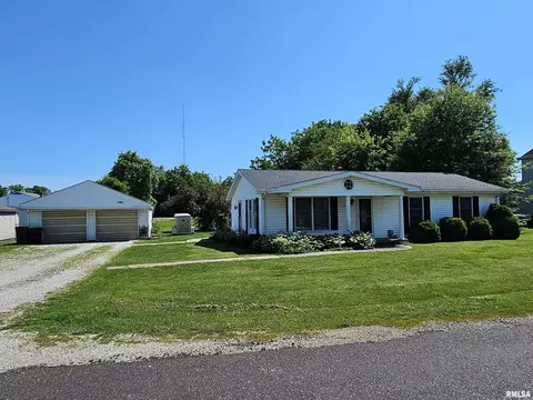 107 W 2nd St, Glasford, IL 61533