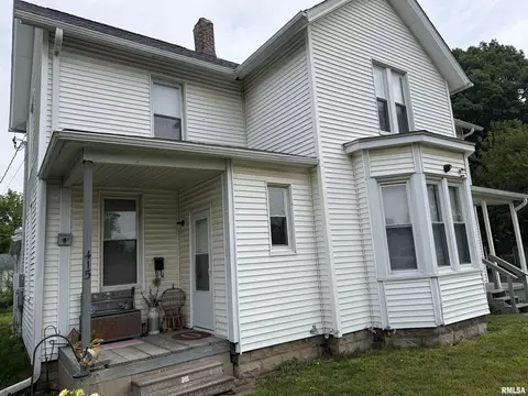 415 Willow St, Pekin, IL 61554