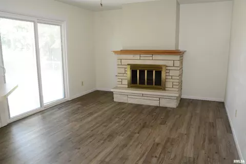 Living - 112 James Dr, Macomb, IL 61455 photo 4 of 4