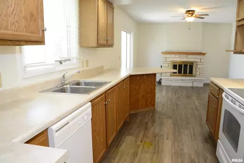 Kitchen - 112 James Dr, Macomb, IL 61455 photo 3 of 3